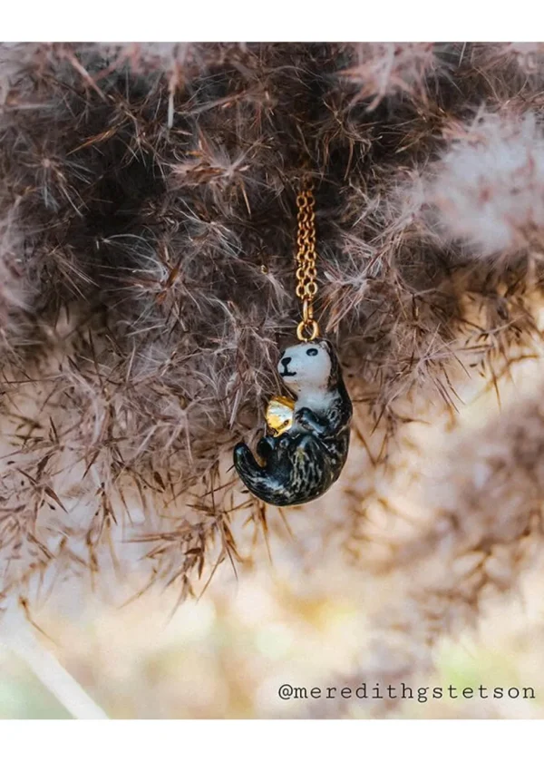 Camp Hollow River Otter Necklace Brown