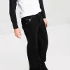 Chet Rock Men's Slim Jim Jeans Black