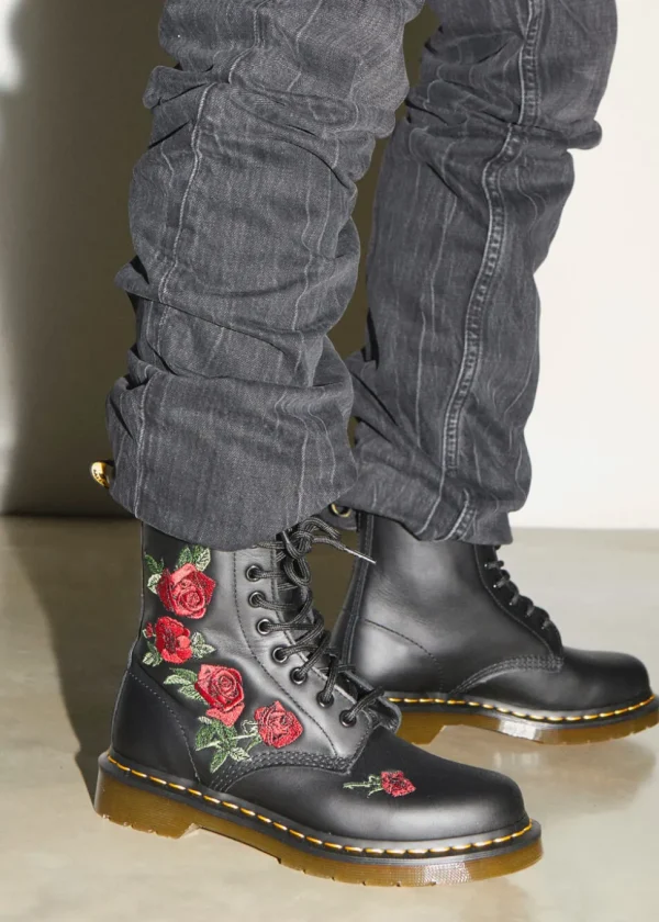 Dr. Martens 1460 Vonda Softy Boots Black