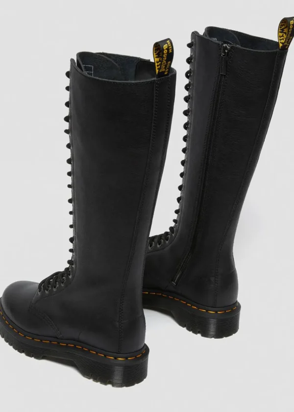 Dr. Martens 1B60 Bex Pisa 20-Gaats Platform Boots Black