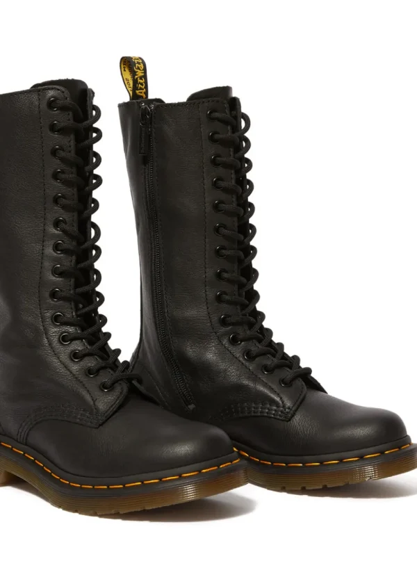 Dr. Martens 1B99 Virginia Boots Black