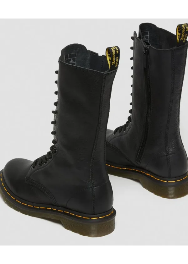 Dr. Martens 1B99 Virginia Boots Black
