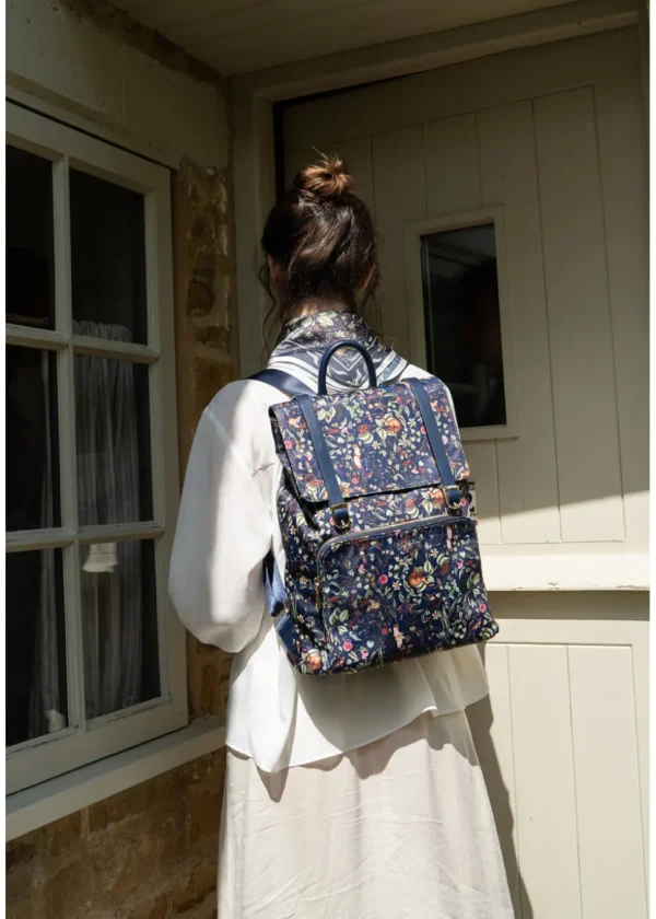 Fable England Wolf Garden Backpack Navy