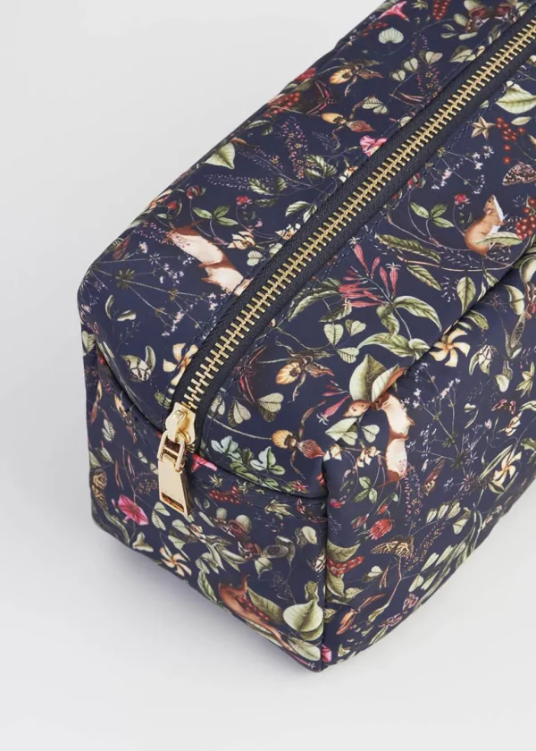 Fable England Wolf Garden Travel Pouch Navy