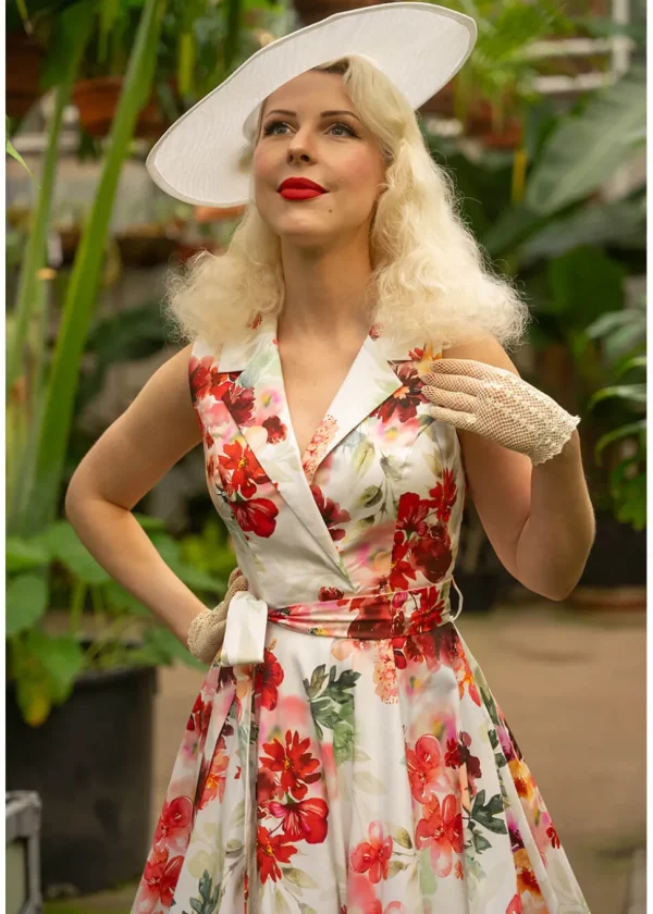 Hearts & Roses Adelyn Floral 50's Swing Dress White