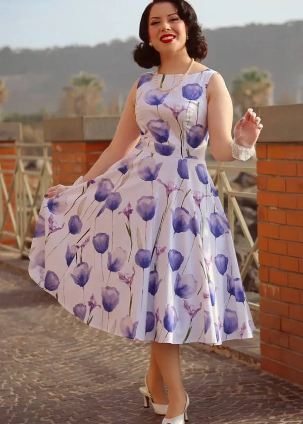 Hearts & Roses Cathy Floral 50's Swing Dress White Blue
