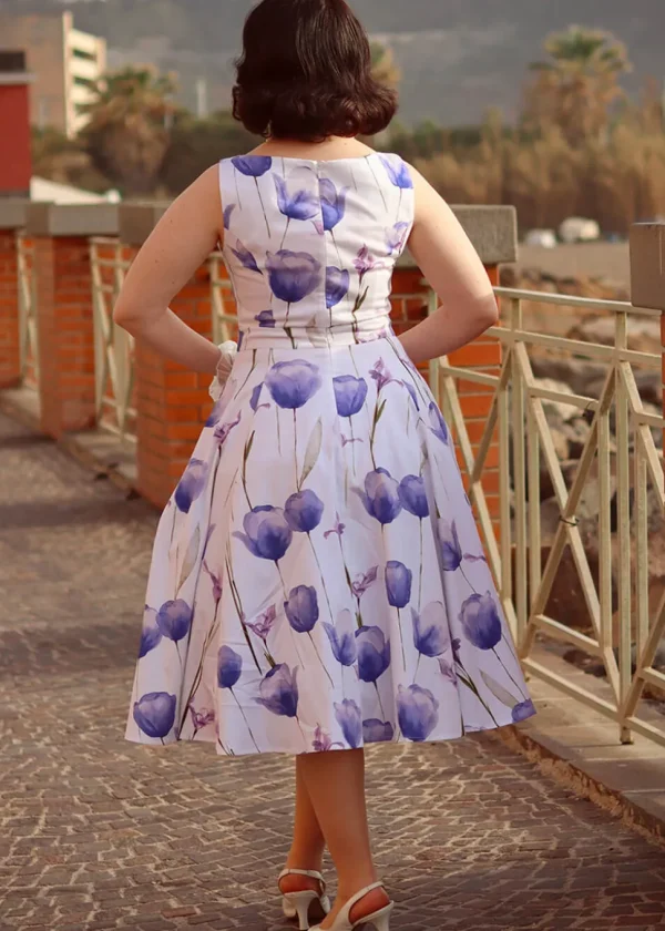 Hearts & Roses Cathy Floral 50's Swing Dress White Blue