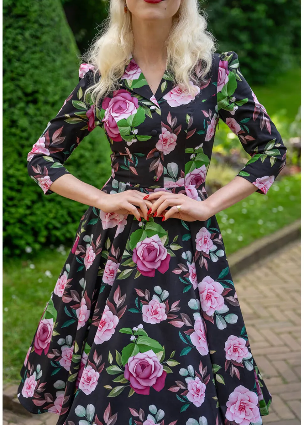 hearts__roses_helen_flora_2.webp Hearts & Roses Helen Floral 50's Swing Dress Black
