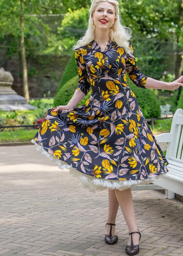 Hearts & Roses Mila Floral 50's Swing Dress Black