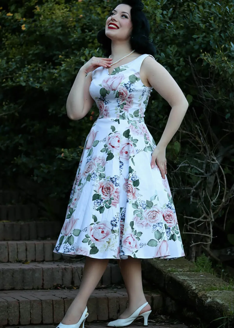 hearts__roses_vera_floral_1.webp Hearts & Roses Vera Floral 50's Swing Dress White