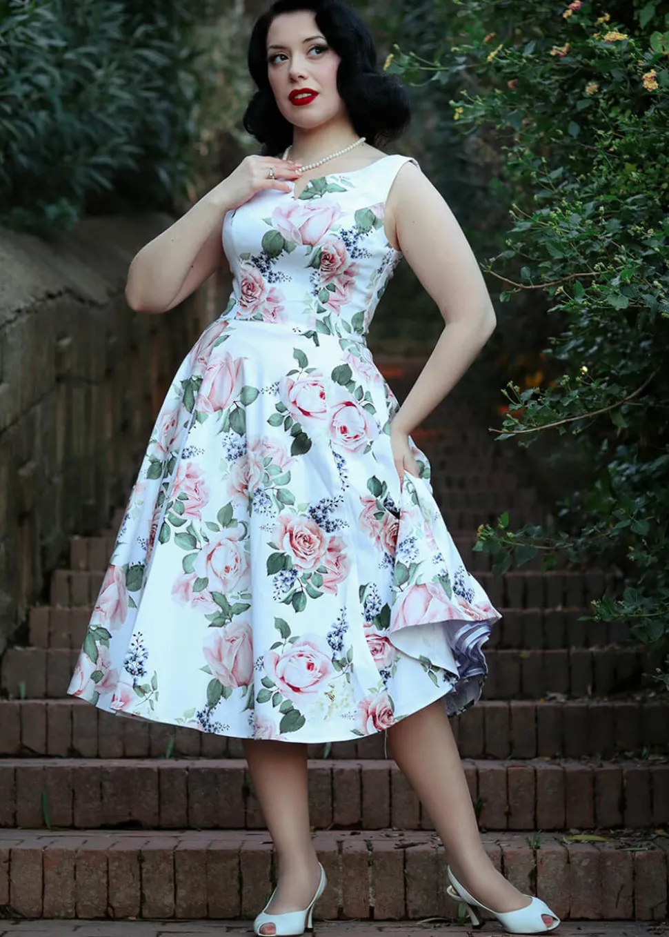 hearts__roses_vera_floral_5.webp Hearts & Roses Vera Floral 50's Swing Dress White