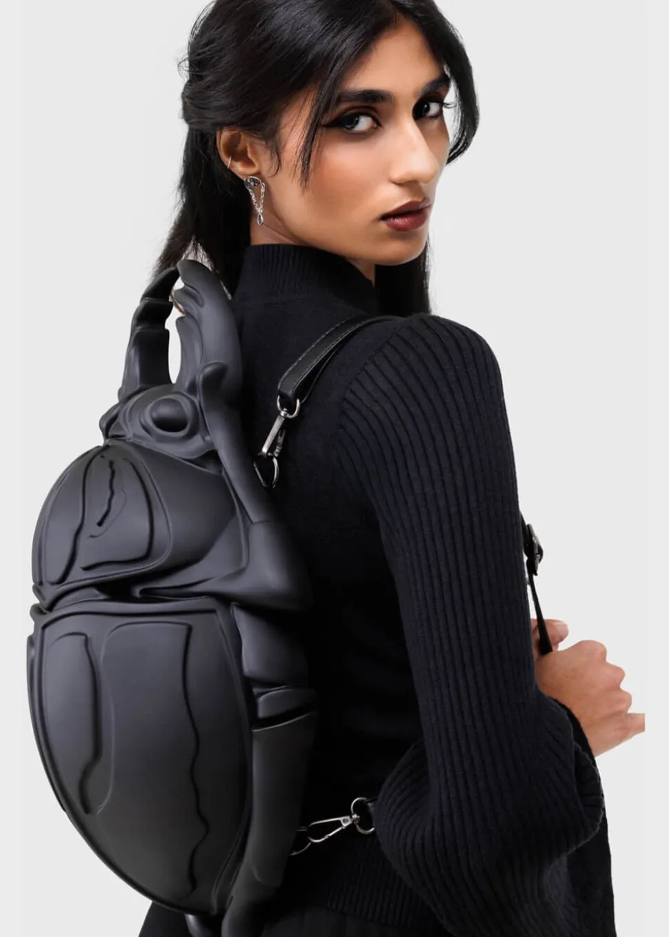 killstar_amulet_beetle_ba_2.webp Killstar Amulet Beetle Backpack Black