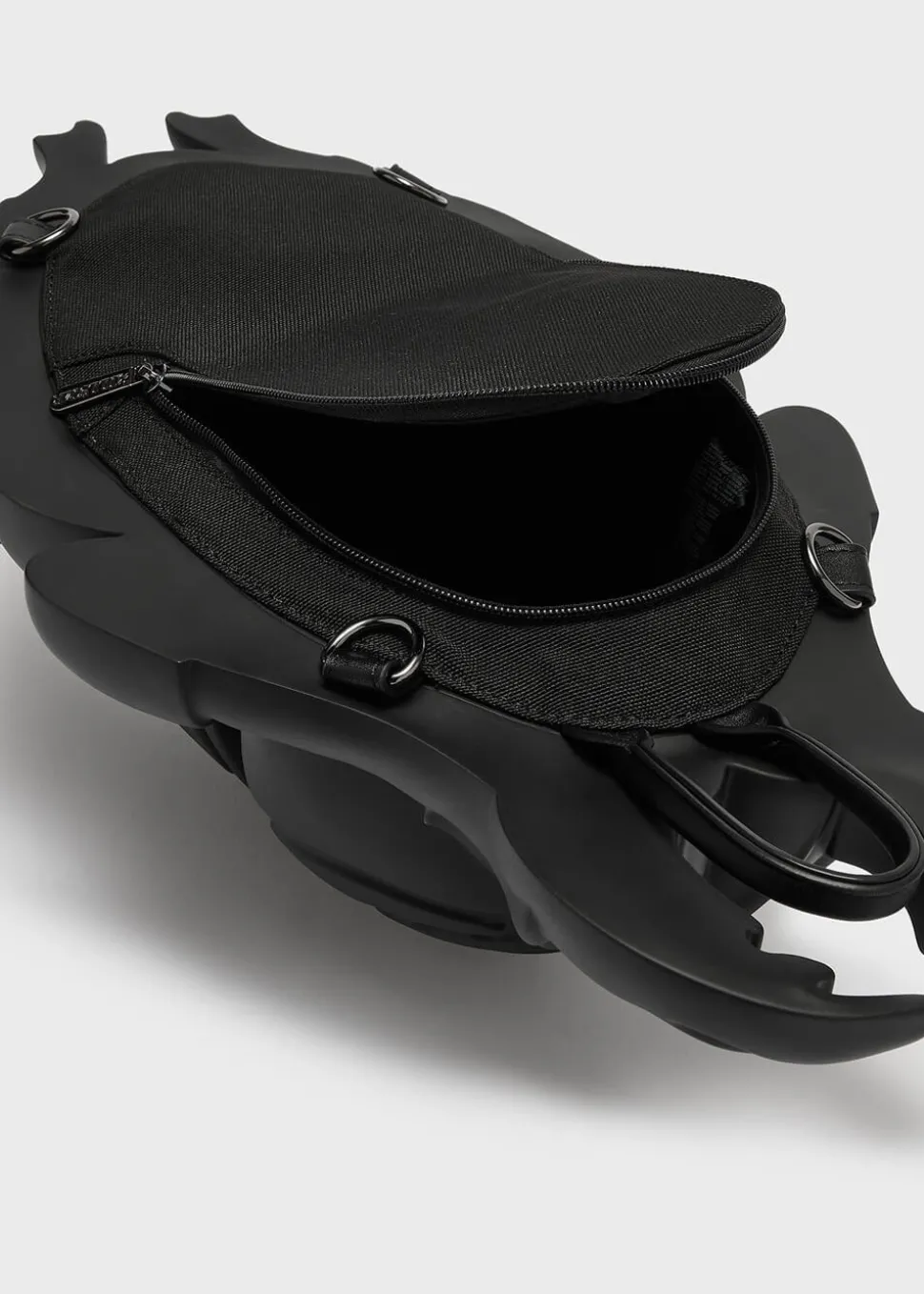 killstar_amulet_beetle_ba_3.webp Killstar Amulet Beetle Backpack Black