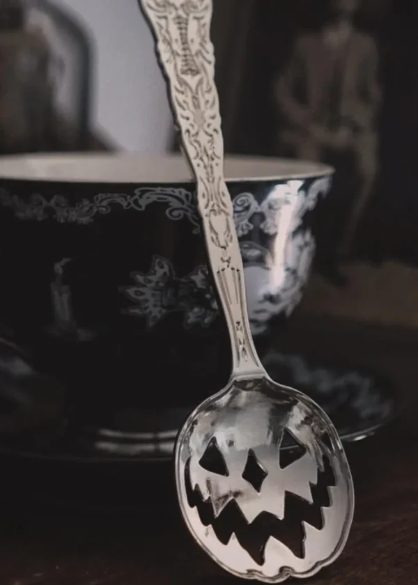 Lively Ghosts Haunted Hallows Tea Spoons Silver