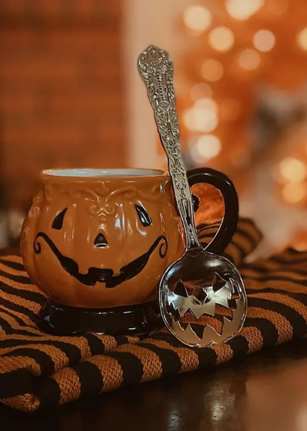 Lively Ghosts Haunted Hallows Tea Spoons Silver