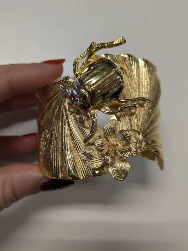 Lotta Djossou Paris Maybug on Leaf Bracelet Gold