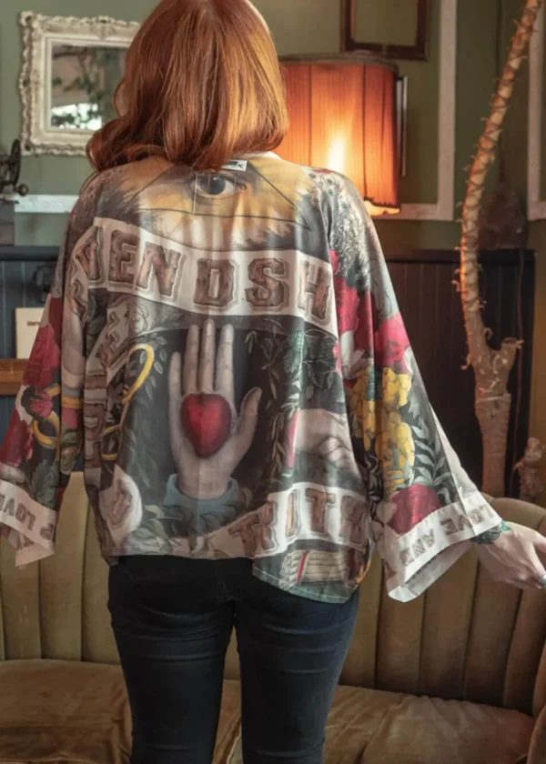 Market Of Stars Friendship Love and Truth Short Kimono Multi