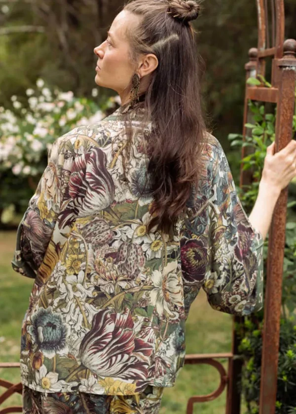 Market Of Stars Love Grows Wild Floral Short Kimono Green