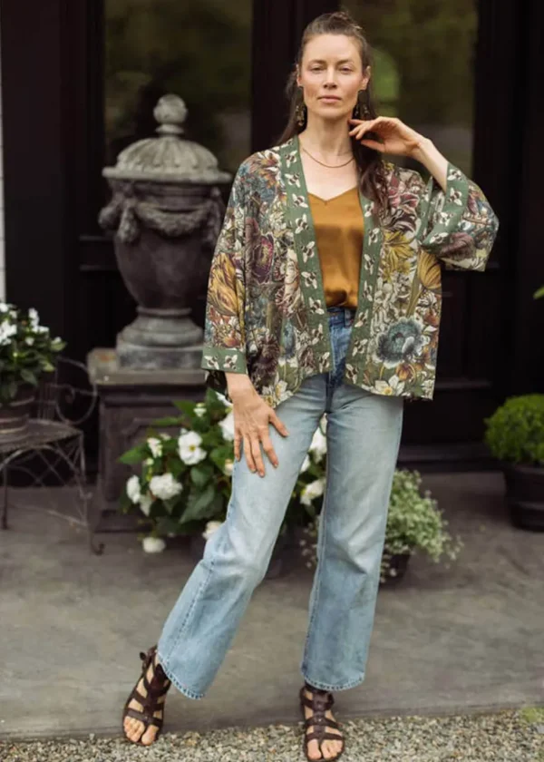 Market Of Stars Love Grows Wild Floral Short Kimono Green