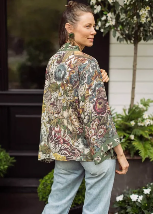 Market Of Stars Love Grows Wild Floral Short Kimono Green