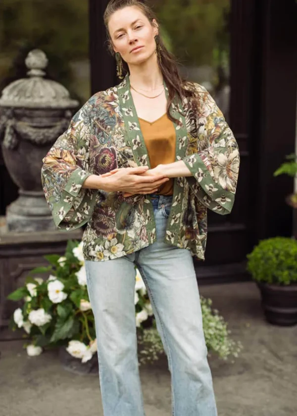 Market Of Stars Love Grows Wild Floral Short Kimono Green