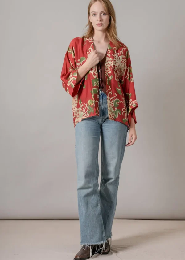One Hundred Stars Chrysanthemum Short Kimono Red