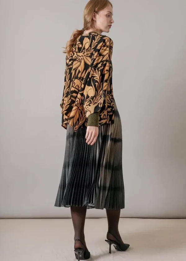 One Hundred Stars Sphinx Crepe Short Kimono Black